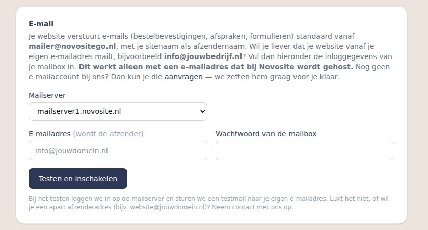 Het E-mail-kopje op de instellingenpagina: mailserver, e-mailadres, wachtwoord en de knop Testen en inschakelen